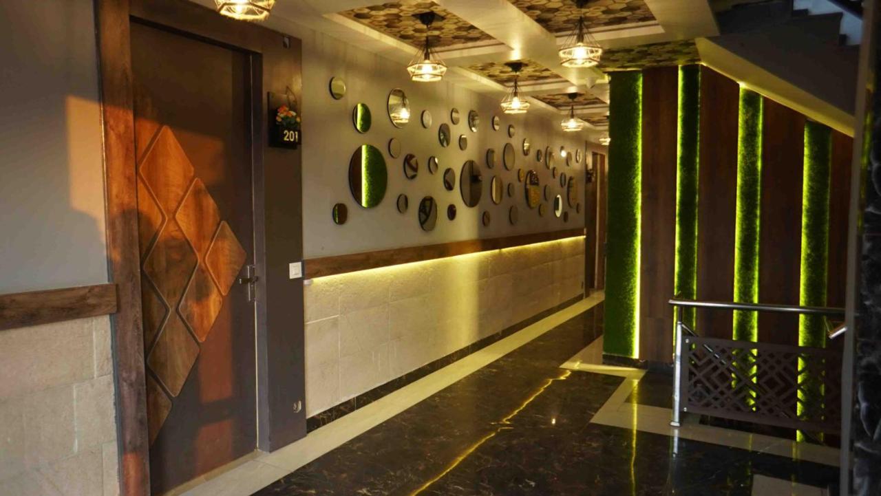 Hotel Soluxe Yamunānagar Exteriér fotografie